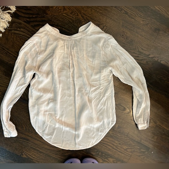 Velvet by Graham and Spencer vneck long sleeve blouse size small - Picture 3 of 5